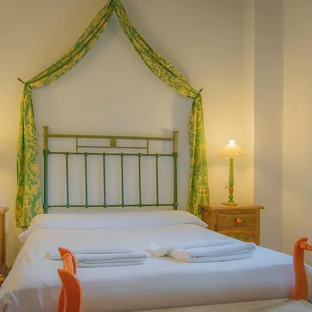 Hotell Viviendas Rurales El Covaju