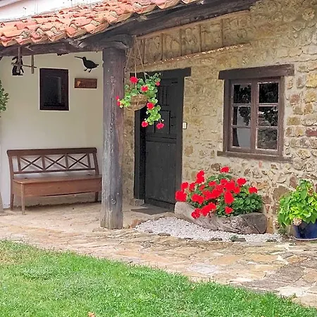 Hotell Viviendas Rurales El Covaju