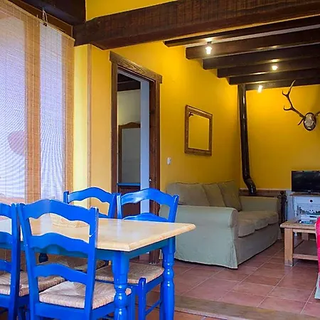 Hotell Viviendas Rurales El Covaju 2*