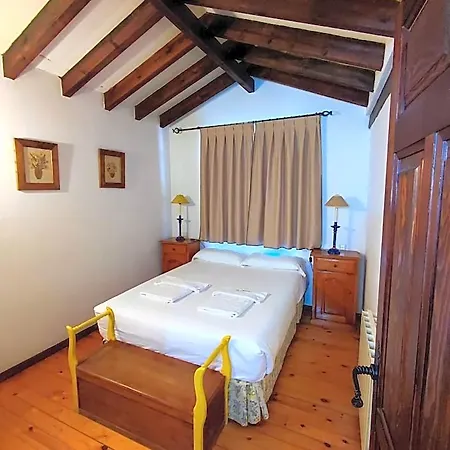 Hotell Viviendas Rurales El Covaju