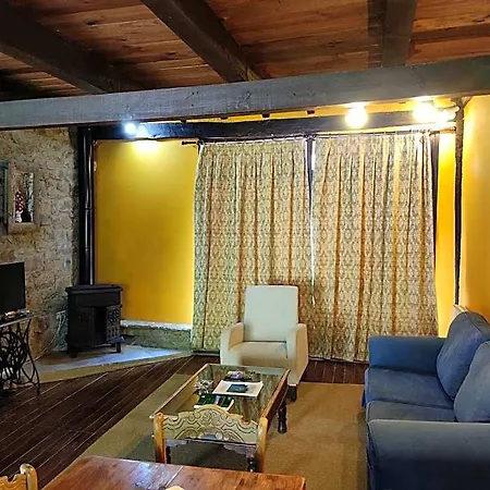 Hotell Viviendas Rurales El Covaju 2*